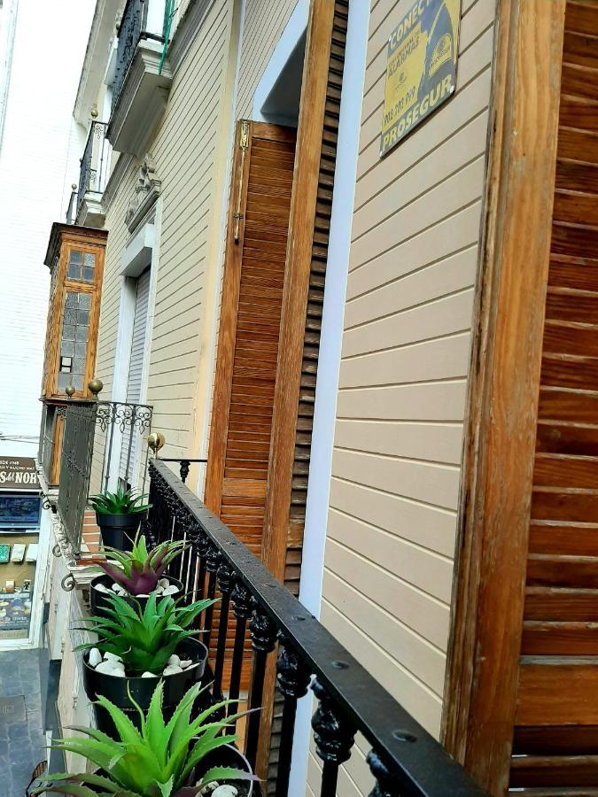 Bohemian & Suites Catedral -Parking Севилья Экстерьер фото